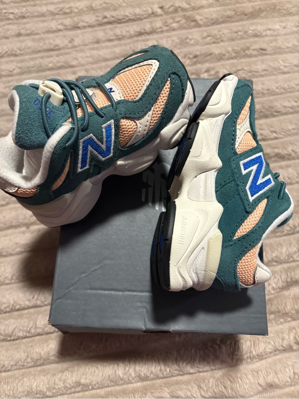 New Balance Kids Teal & Peach Suede Mesh Sneakers. AT-3/55